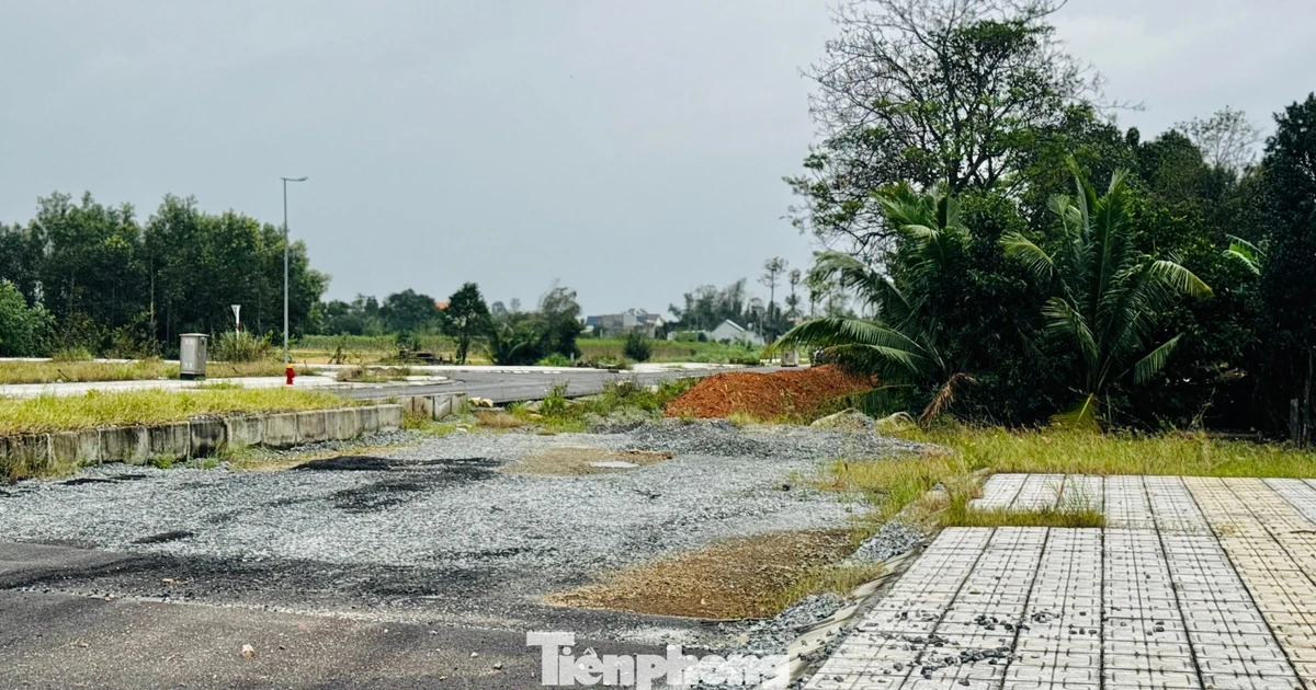 Vướng mặt bằng, hai dự án làm đường gần 4.200 tỷ đồng ở Quảng Ngãi thi công ì ạch