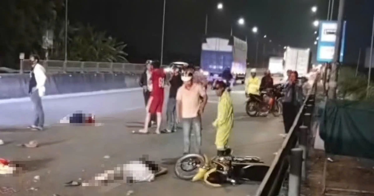 Ô tô va chạm mạnh với xe máy khiến 3 người thương vong