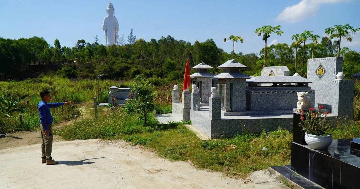 Tự ý 'phân lô bán mộ' hơn 21.000 m² đất nông nghiệp
