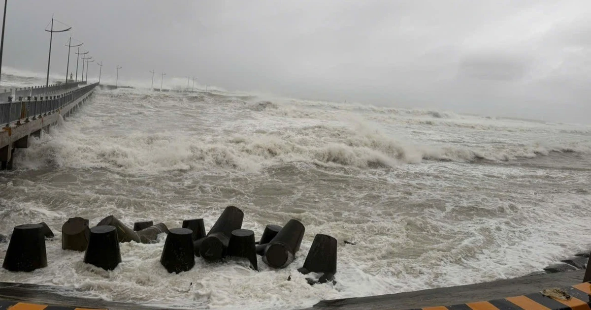 3 người trên thuyền thúng trôi dạt trên biển Lý Sơn đúng lúc bão đổ bộ