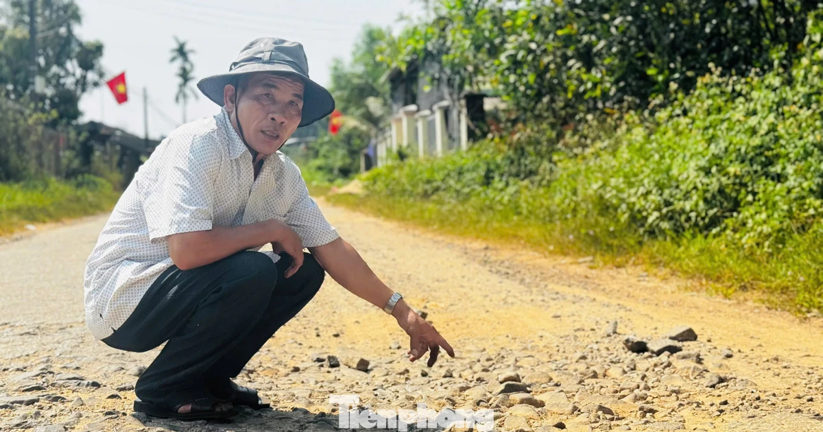 Ám ảnh tuyến đường chi chít 'ổ voi, ổ gà' ở Quảng Ngãi