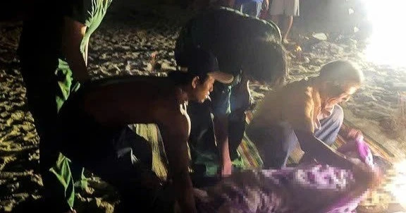 Tìm thấy thi thể bé trai trong vụ 3 người đuối nước ở Quảng Ngãi