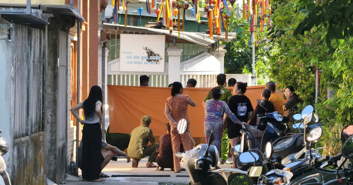 Phát hiện bé sơ sinh tử vong trước cổng chùa