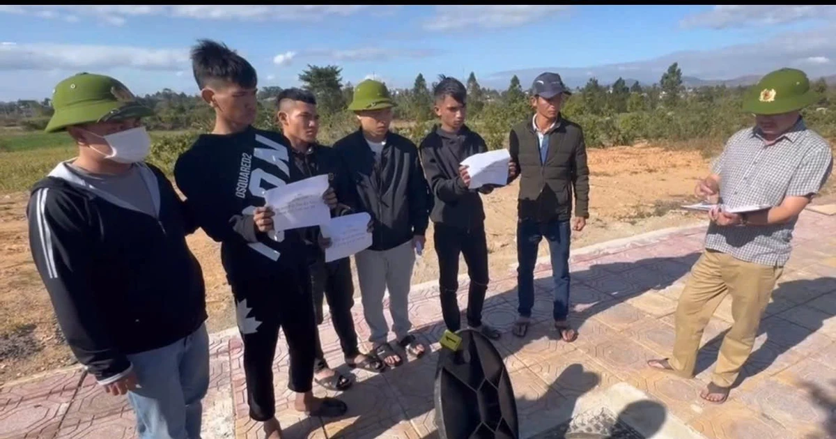 Nhóm đối tượng cắt trộm hàng trăm mét cáp điện bán phế liệu