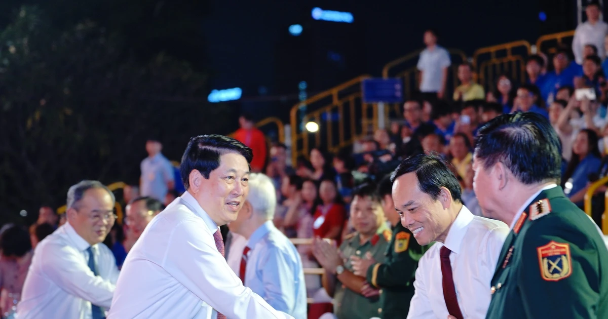 Chủ tịch nước Lương Cường dự chương trình nghệ thuật kỷ niệm 85 năm ngày Bác Hồ về nước lãnh đạo cách mạng