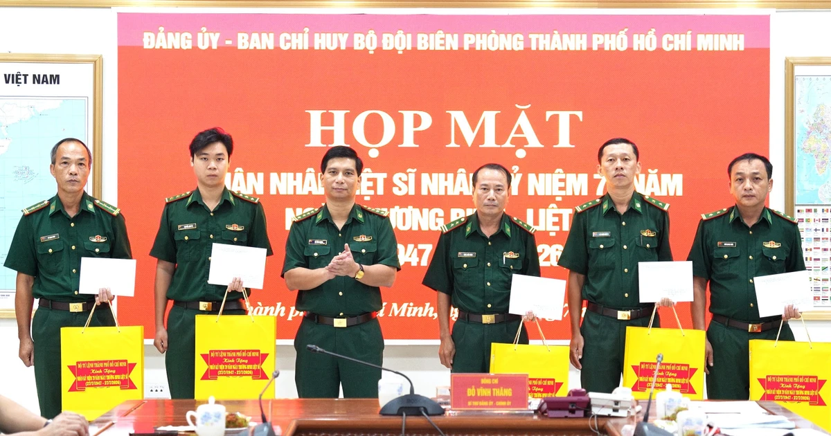 Bộ đội Biên phòng TPHCM tri ân gia đình liệt sĩ