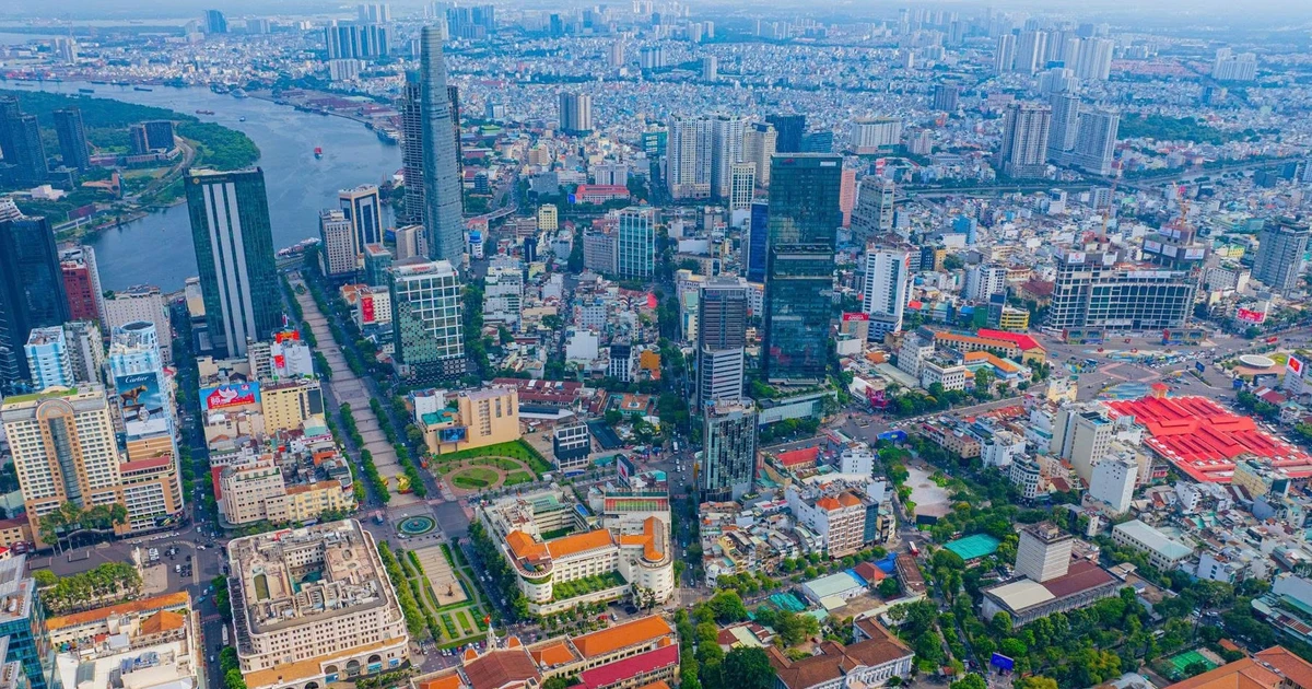 Bắn pháo hoa tầm cao kỷ niệm 50 năm TP Sài Gòn - Gia Định mang tên Chủ tịch Hồ Chí Minh