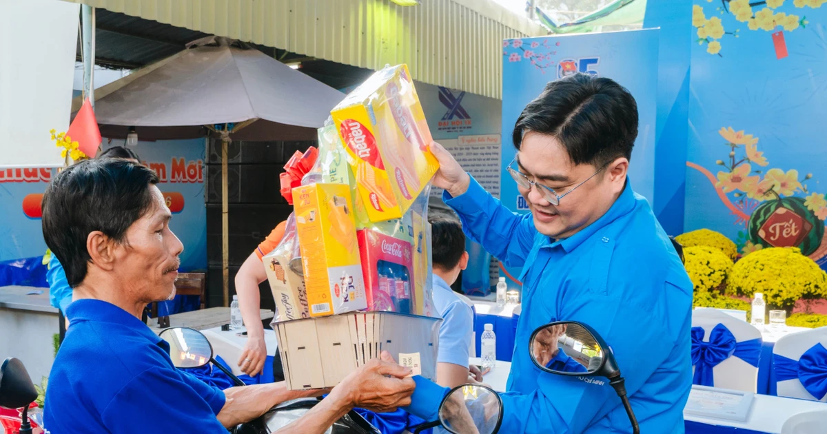 Xuân yêu thương đến với hội viên, thanh niên công nhân khó khăn ở TPHCM