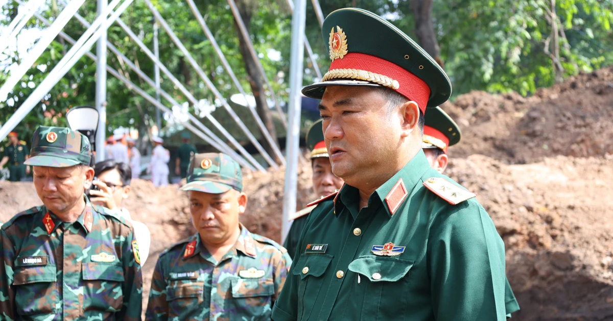 Tư lệnh Quân khu 7 thăm, động viên lực lượng quy tập hài cốt liệt sĩ tại Công viên Lê Thị Riêng