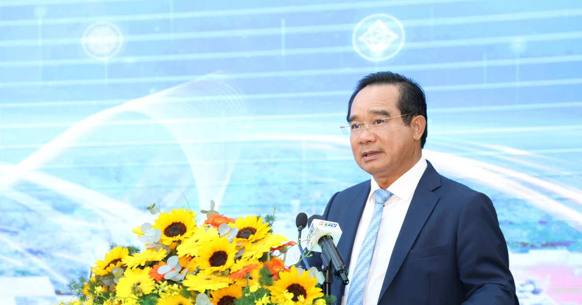 Chủ tịch TPHCM: Giữ chân nhân tài bằng nhà ở tiêu chuẩn cao