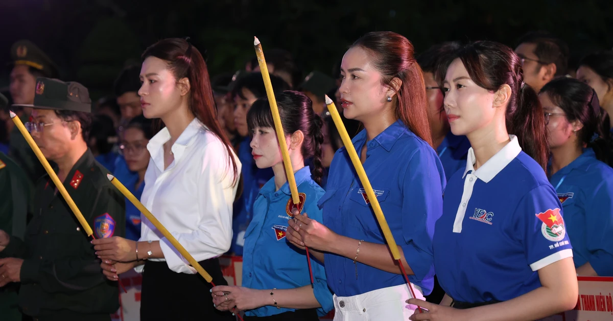 Tuổi trẻ TPHCM dâng hương, bày tỏ lòng biết ơn sâu sắc các Anh hùng liệt sĩ