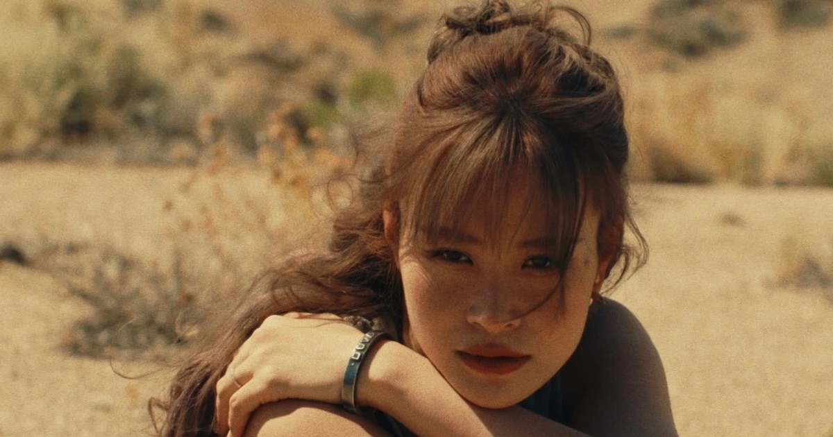 Đông Nhi quay MV tại sa mạc ở Mỹ cho ca khúc cô "thương nhất" album Vol.4