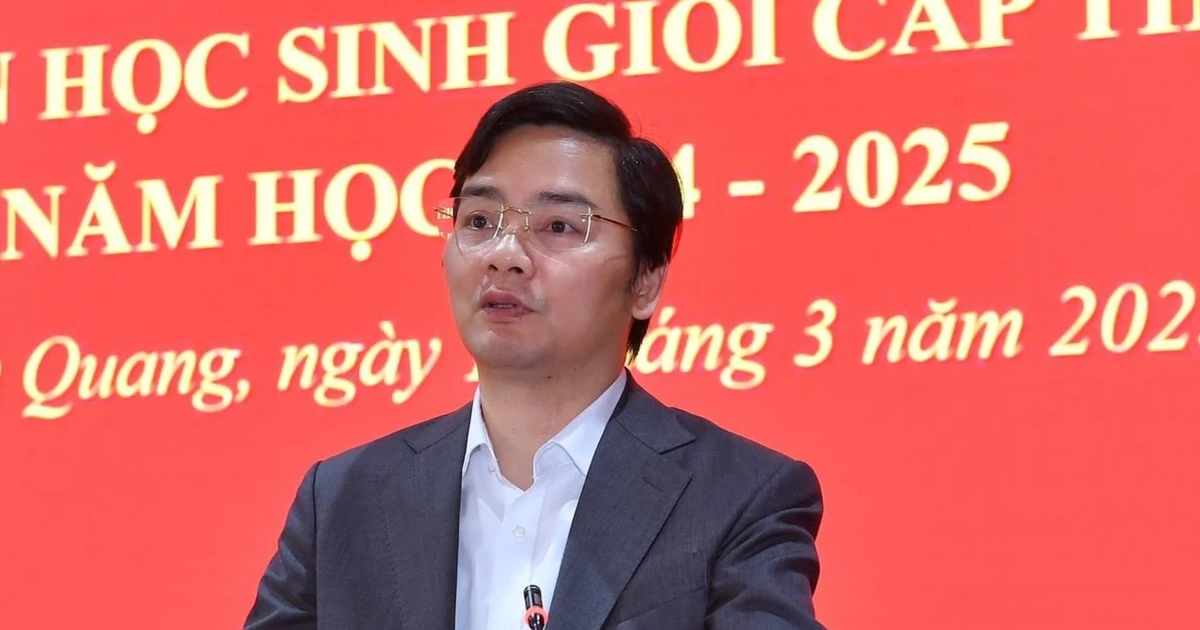 Tạm đình chỉ công tác đối với Giám đốc Sở Giáo dục và Đào tạo tỉnh Tuyên Quang