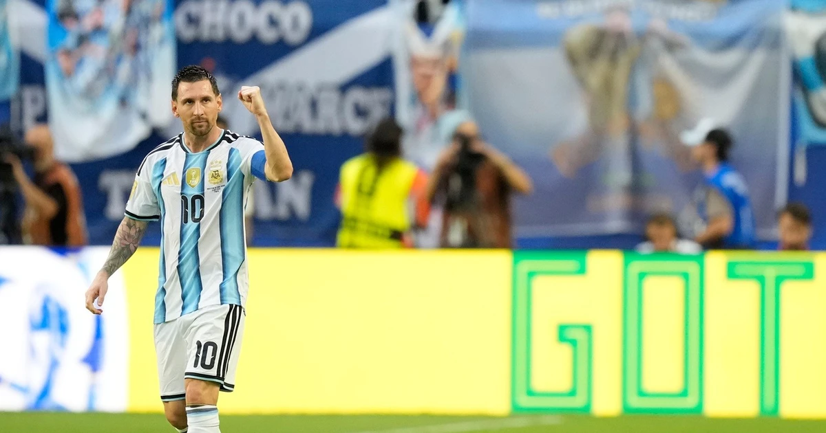 Chiếc đồng hồ Thụy Sĩ và 3 giây của Messi