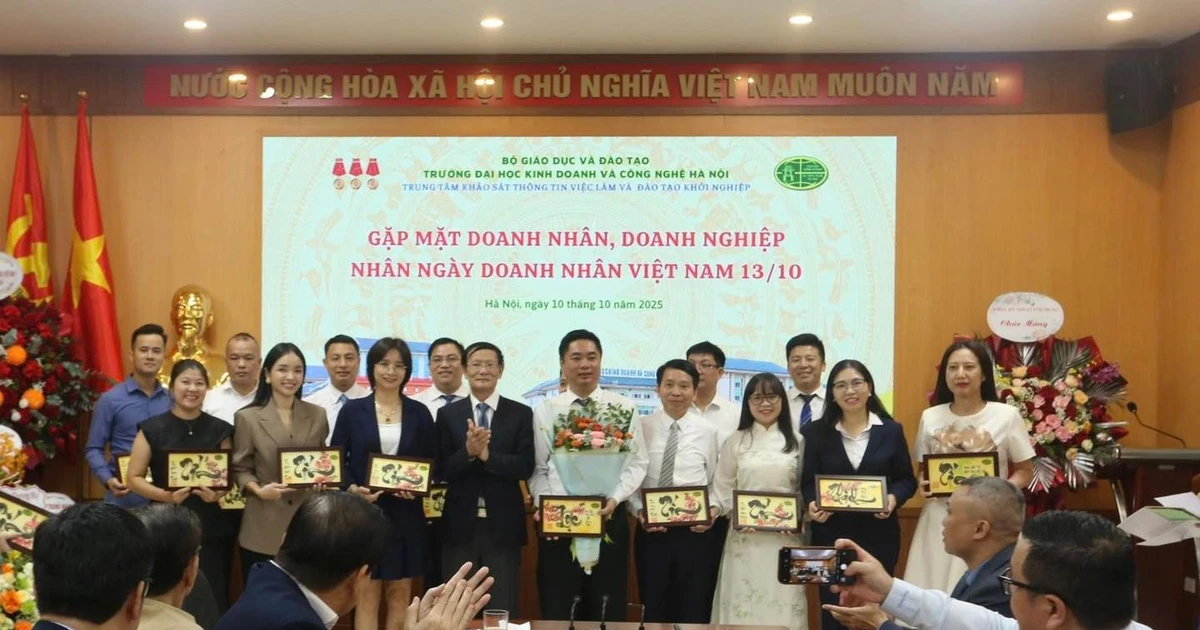 Trường đại học Kinh doanh và Công nghệ Hà Nội gặp mặt doanh nhân, doanh nghiệp nhân ngày Doanh nhân Việt Nam 13/10