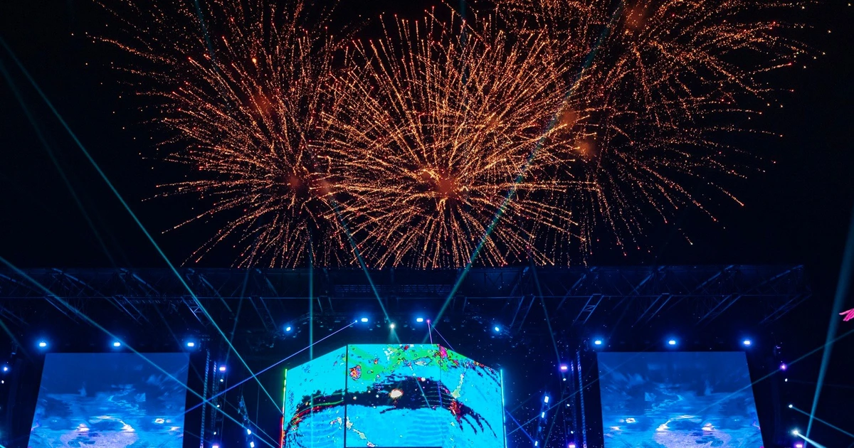 Concert của siêu sao G-DRAGON thăng hoa giữa đại dương ánh sáng Ocean City