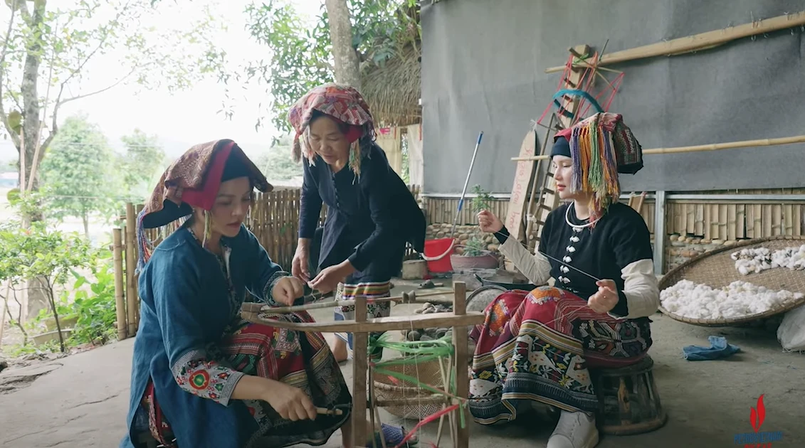 Hành trình kết nối xanh: Bản Hoa Tiến - Những đôi tay màu chàm