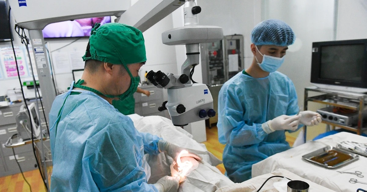 Bệnh viện Mắt Hồng Sơn mổ mắt miễn phí cho mẹ Việt Nam anh hùng và hàng ngàn người có hoàn cảnh khó khăn