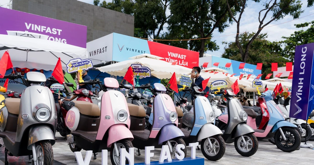 Người dùng xe máy điện VinFast: Đi xa không phải nghĩ nhờ hệ thống tủ đổi pin phủ kín