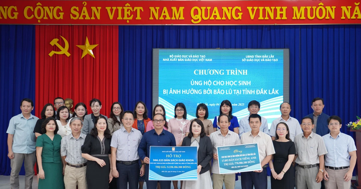 Hỗ trợ kịp thời trên 366 nghìn bản SGK cho học sinh vùng lũ