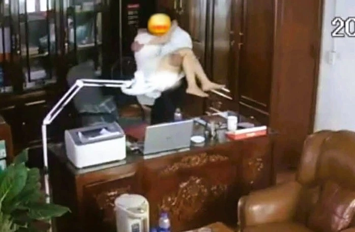 Vụ lộ clip người đàn ông ‘thân mật’ với nhiều phụ nữ: Có dấu hiệu của nhiều tội phạm khác nhau