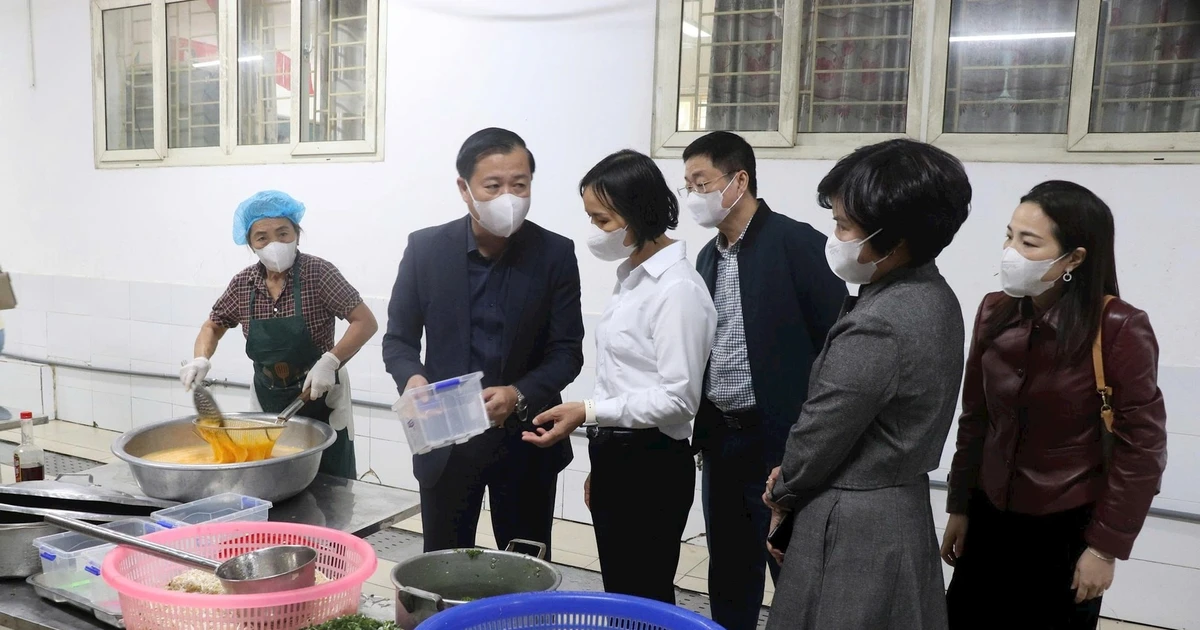 Lỏng lẻo trong kiểm soát nguồn gốc thực phẩm suất ăn bán trú học sinh