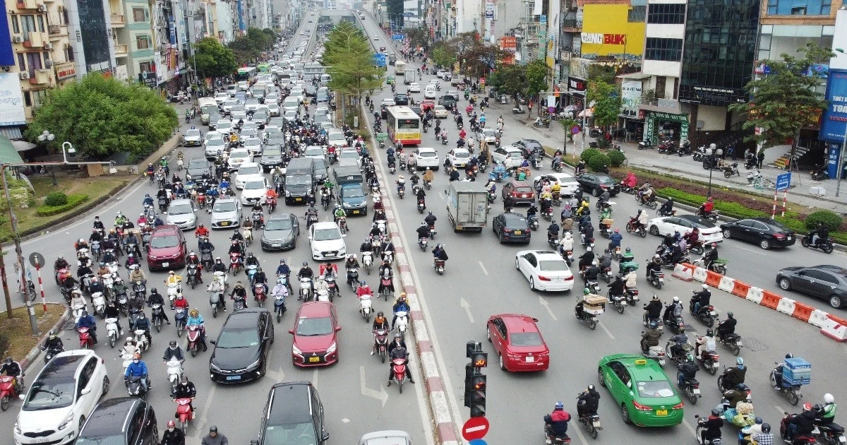 Hà Nội chính thức cấm xe máy xăng vào 9 phường phát thải thấp theo khung giờ từ 1/7/2026