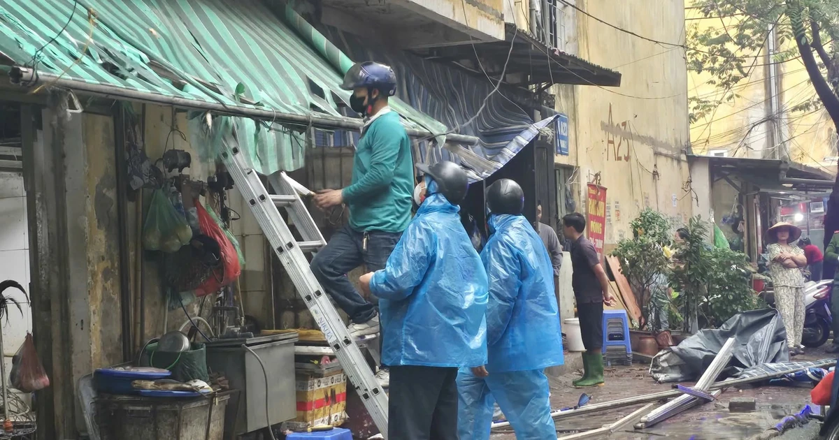 Hà Nội đồng loạt ra quân xử lý lấn chiếm vỉa hè, quyết không 'bắt cóc bỏ đĩa'