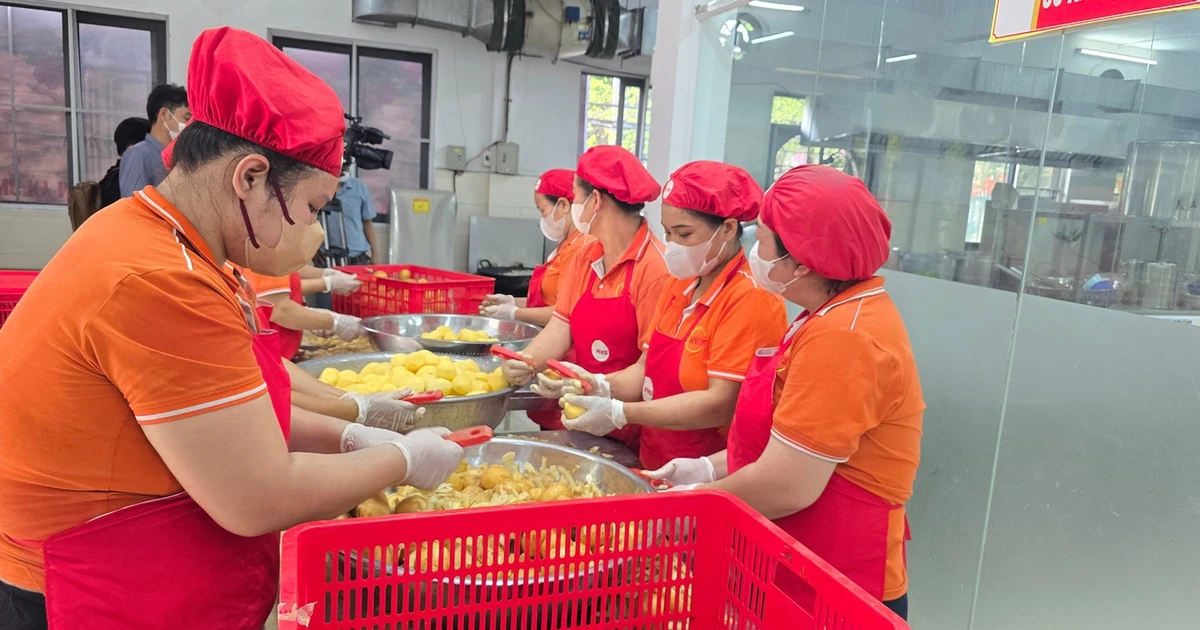 Hà Nội: Phát hiện đơn vị cung cấp thực phẩm ăn bán trú trong hồ sơ một đằng, thực tế một nẻo