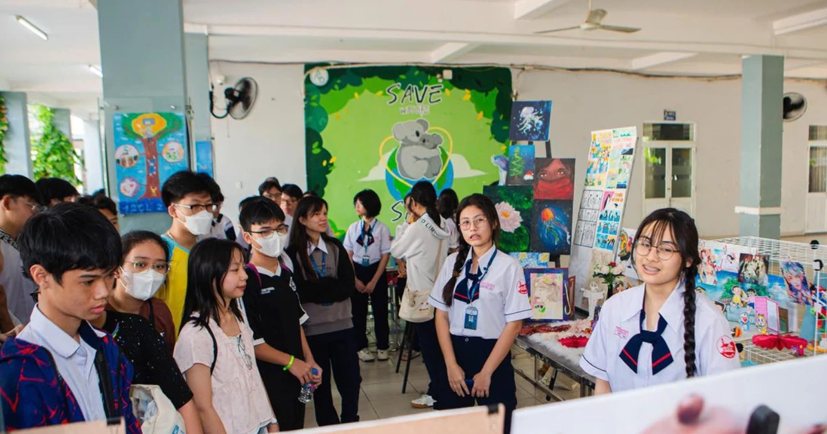 TP.HCM: Tăng số buổi học, teen THPT xoay sở thế nào để thích ứng?