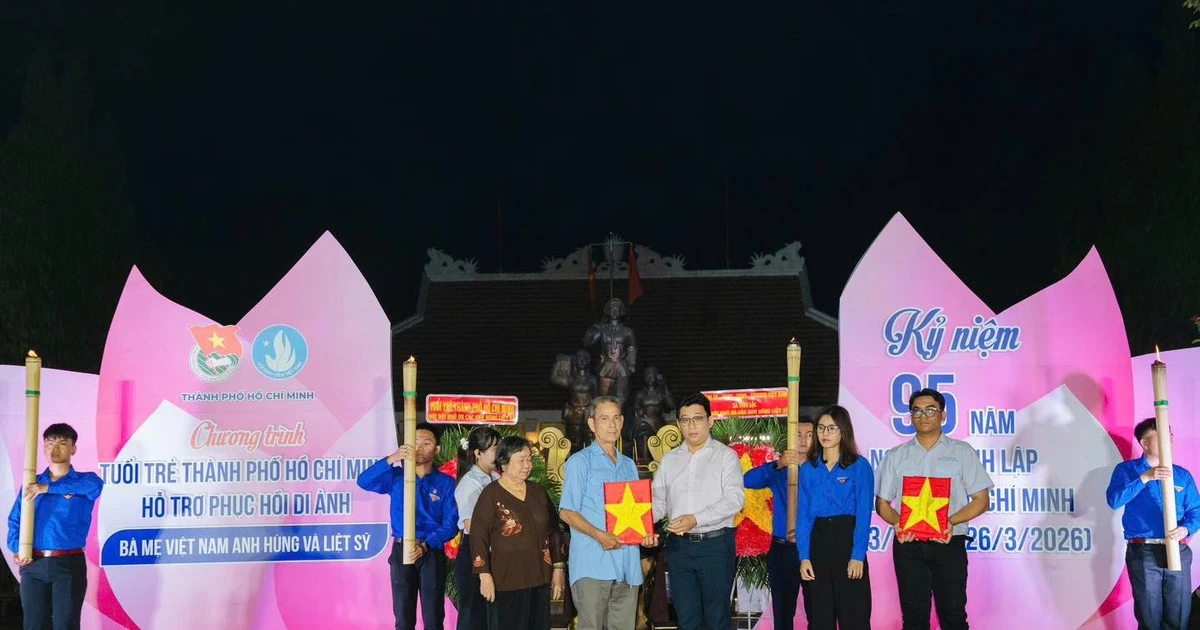 Tuổi trẻ TP.HCM phục hồi di ảnh Mẹ Việt Nam Anh hùng, liệt sĩ nhân kỷ niệm 95 năm thành lập Đoàn