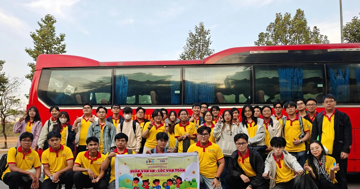 Sinh viên trường ĐH Bách Khoa - ĐHQG TP.HCM lan tỏa mùa Xuân ấm áp tới cộng đồng