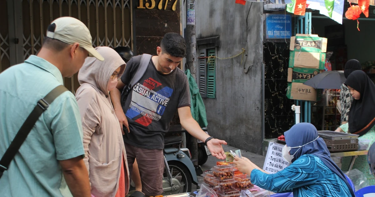 Ghé thăm hội chợ ẩm thực "mỗi năm một lần" của người Chăm theo đạo Hồi ở TP.HCM
