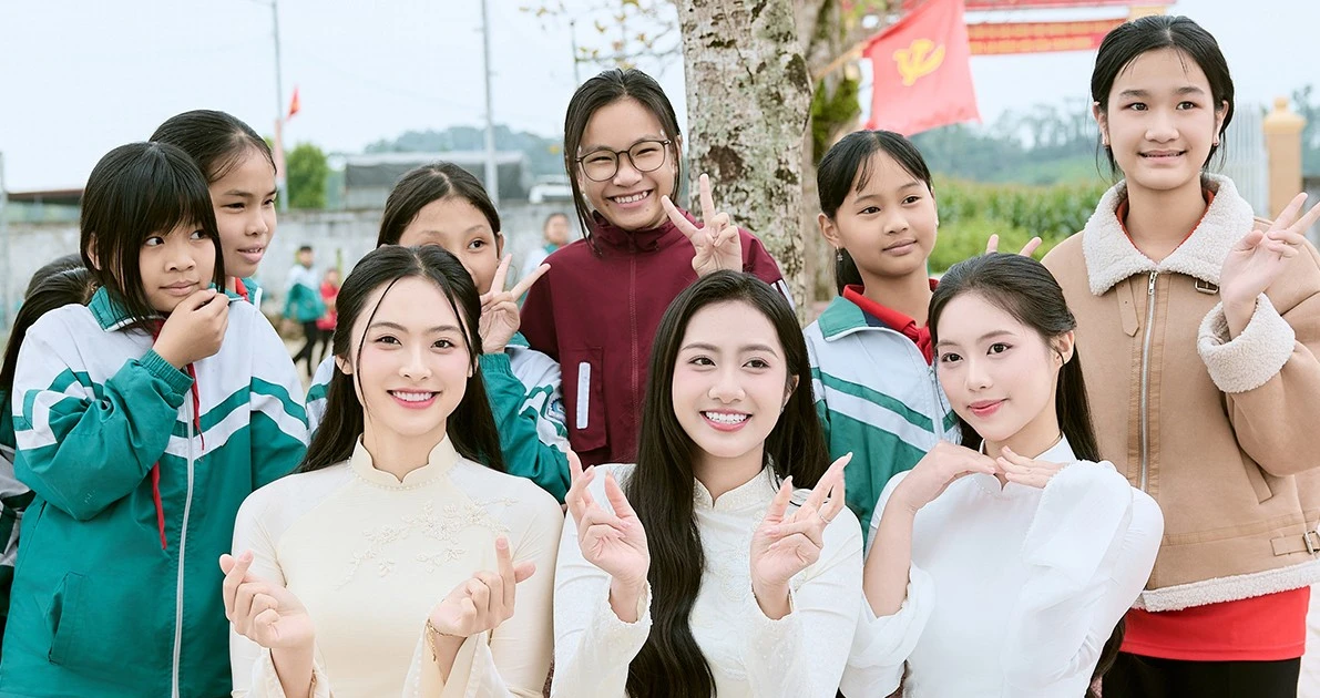 Hoa hậu Hà Trúc Linh, Á hậu Vân Nhi, Châu Anh dự khánh thành 12 phòng học mới ở Hà Tĩnh