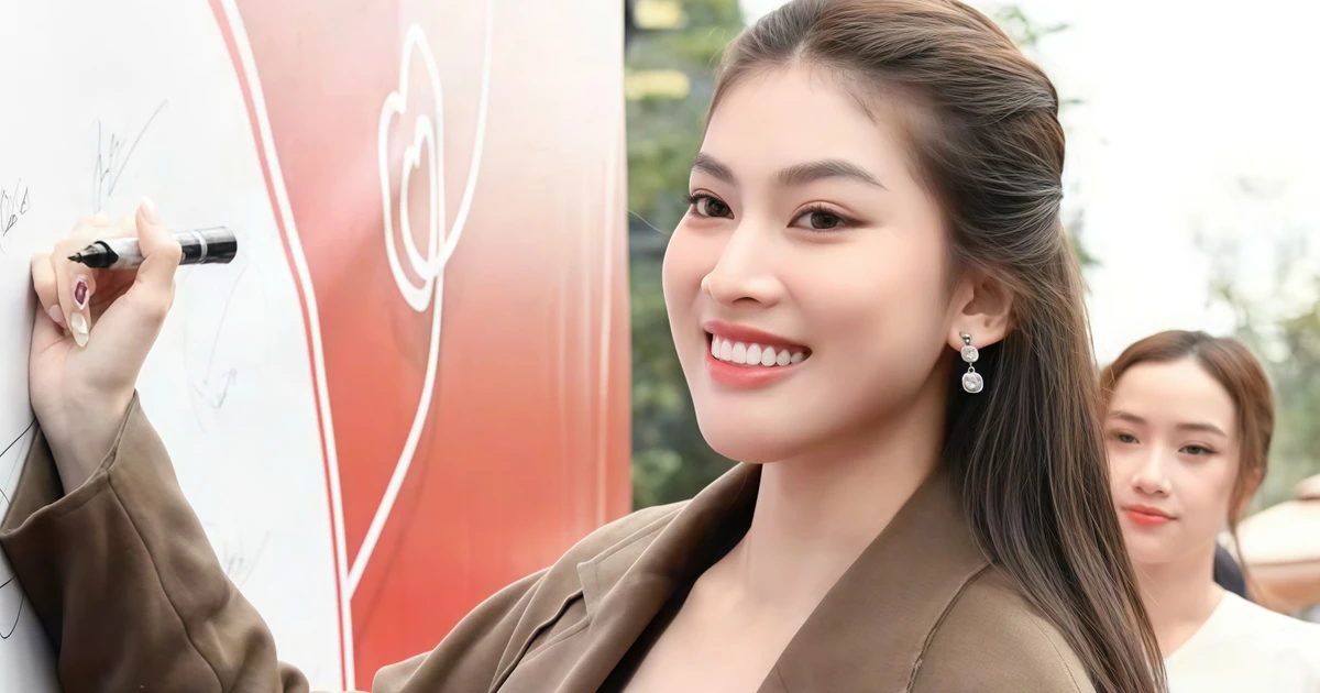 Á hậu Ngọc Thảo, người đẹp Mỹ Vân choáng ngợp quy mô Chủ Nhật Đỏ 2026