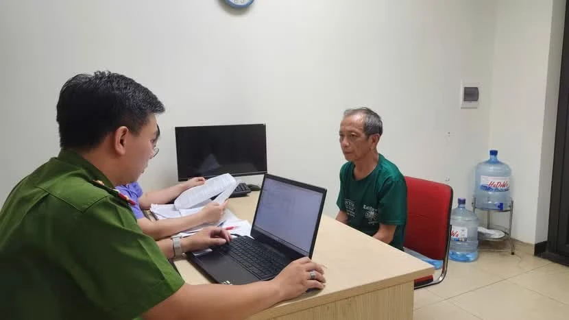 Công an Hà Nội lật tẩy chiêu lừa của ‘thần y’ chữa bách bệnh bằng nước ion kiềm