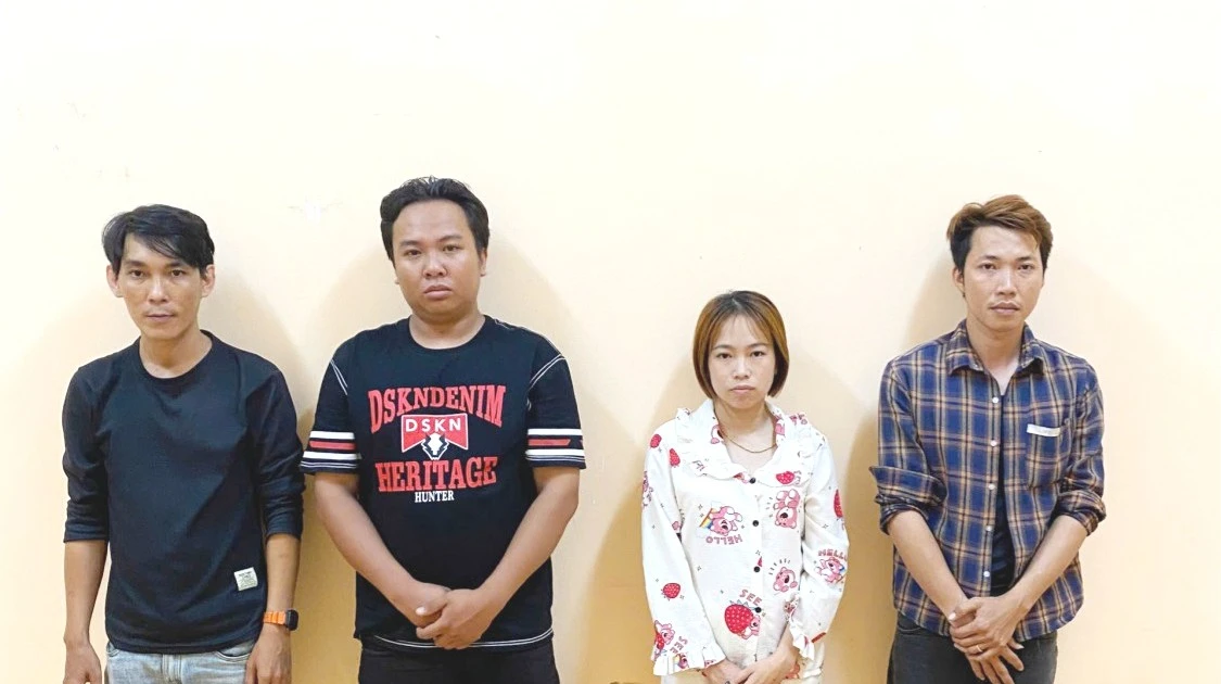 Rủ vợ bạn vào nhà nghỉ, bị bạn dàn cảnh bắt ghen, cướp tiền