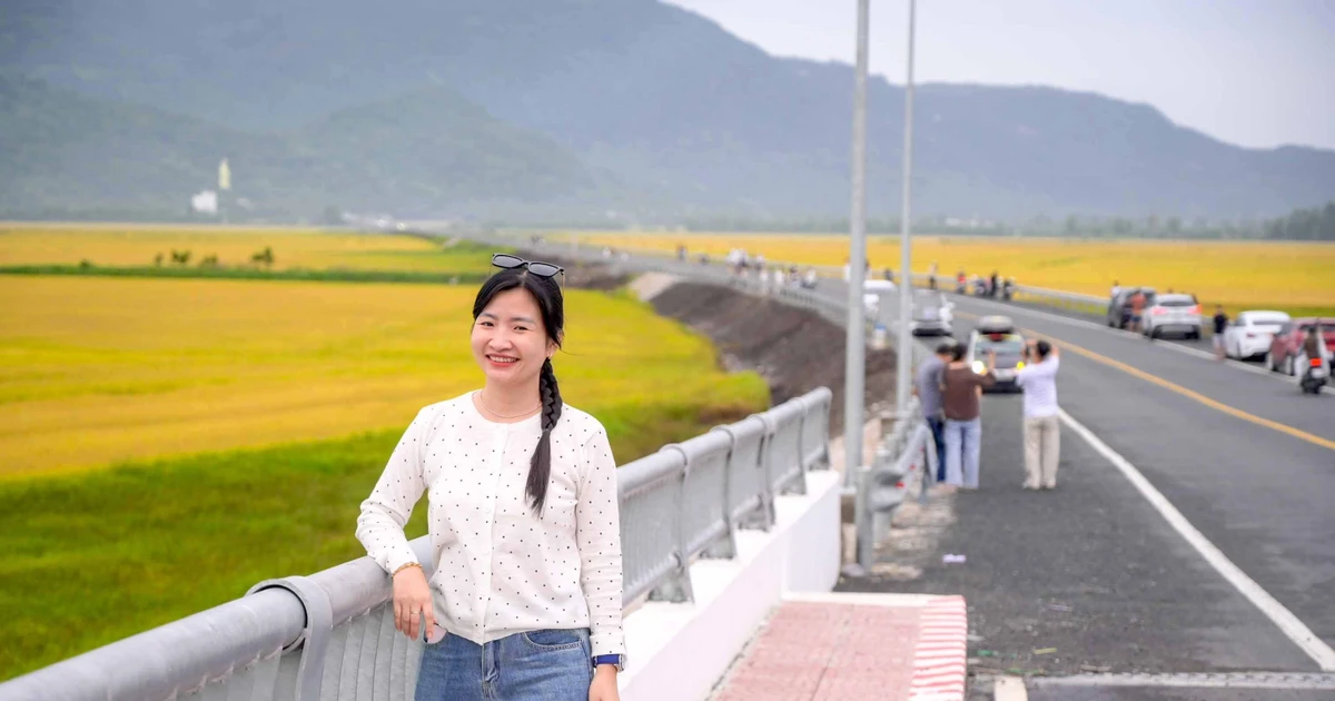 Tuyến đường hơn 4km giữa đồng lúa hút giới trẻ đến check-in