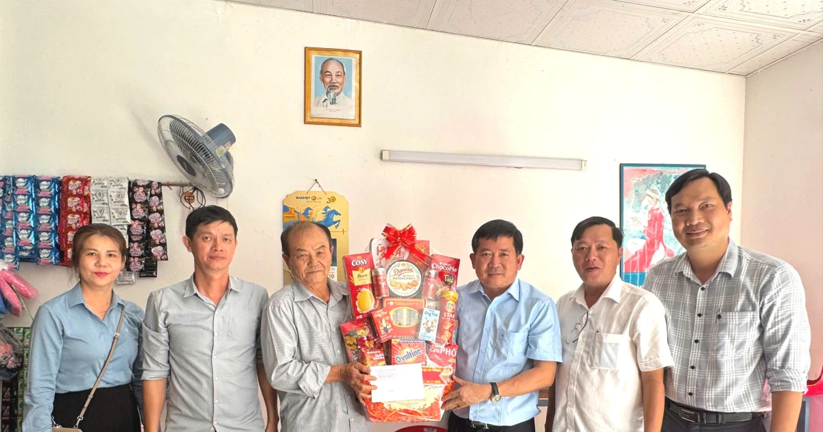 Ông Đinh Văn Nơi tri ân người có công, thăm gia đình chính sách tại Phú Quốc