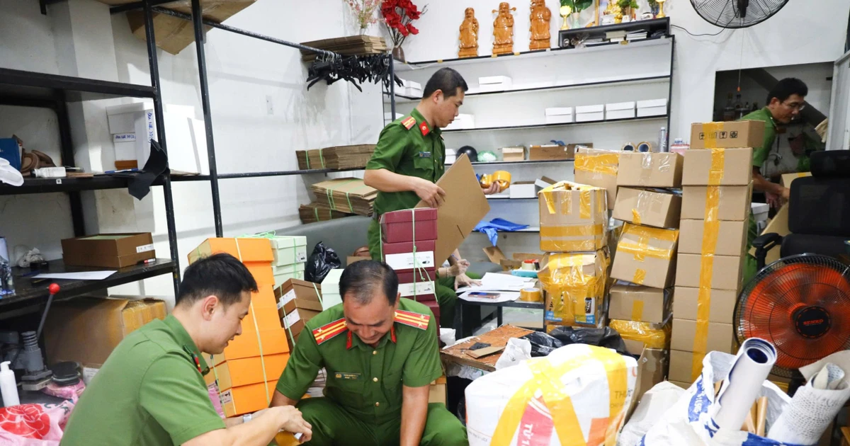 Phát hiện 2 cơ sở sản xuất, buôn bán hàng giả thương hiệu nổi tiếng