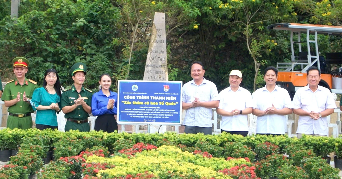 Công trình Sắc thắm cờ hoa Tổ quốc hướng về Đại hội Đoàn tỉnh An Giang