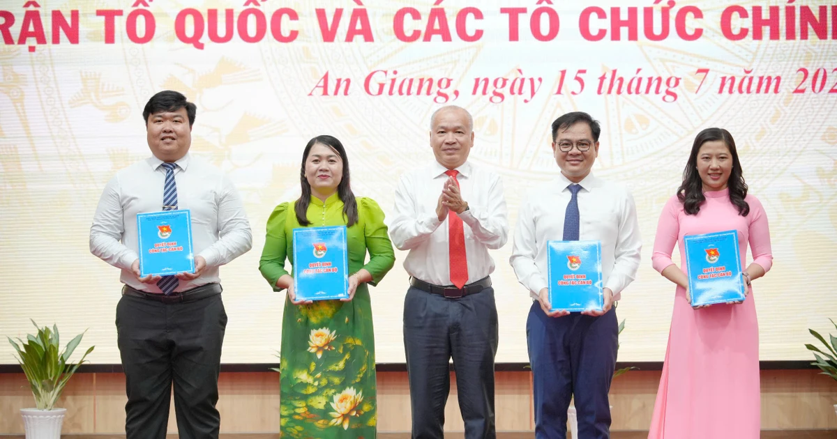 An Giang công bố quyết định nhân sự Mặt trận Tổ quốc và các đoàn thể