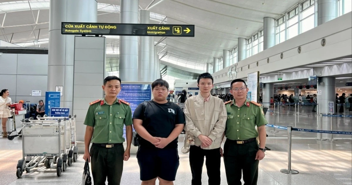 An Giang trục xuất 2 người Trung Quốc nhập cảnh trái phép