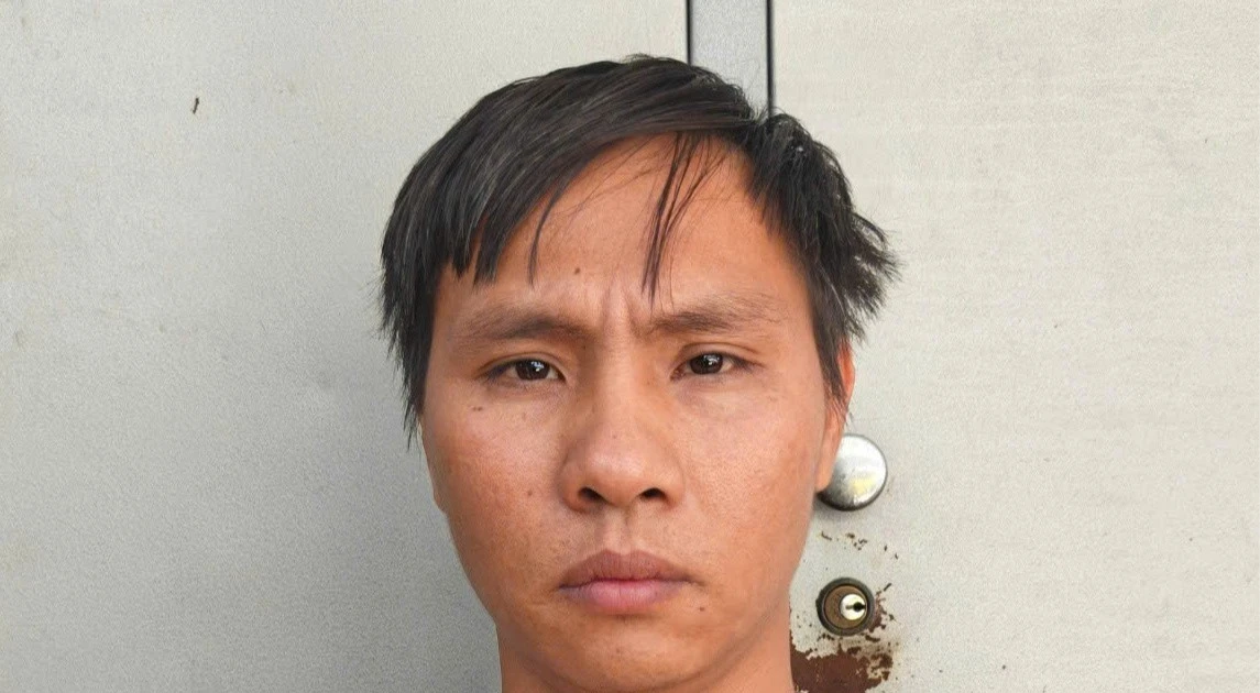 Lái ô tô truy đuổi, tông xe vào nhóm người nổ súng bắn anh trai