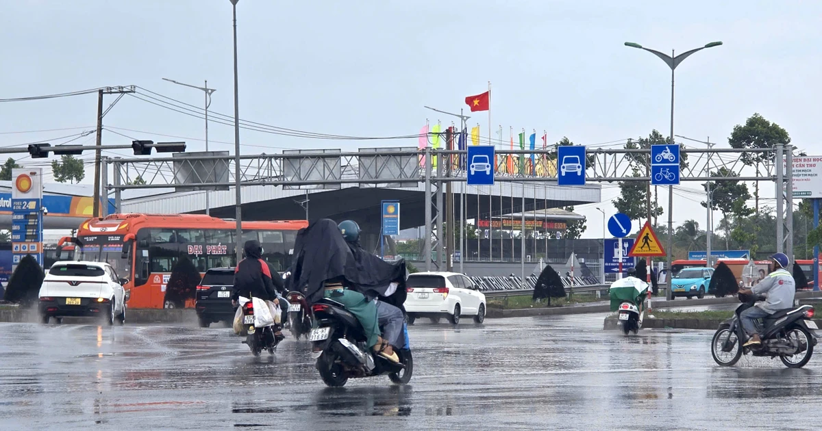 Cần Thơ đón 'mưa giải nhiệt'