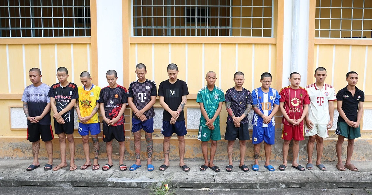 Chủ nhà bị đâm trọng thương vì ngăn nhóm côn đồ lấy giàn giáo làm hung khí đánh nhau