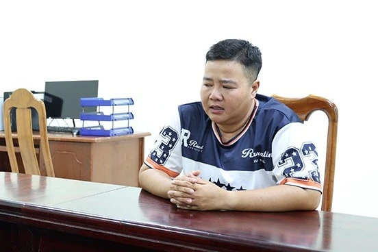 Thuê ô tô rồi làm giả giấy tờ mang đi cầm cố lấy tiền trả nợ