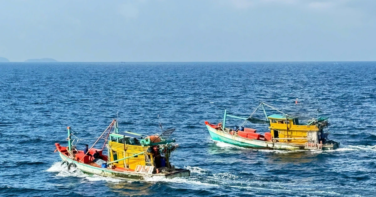 Hai ngư dân rơi xuống biển ở Phú Quốc, đã tìm được một thi thể