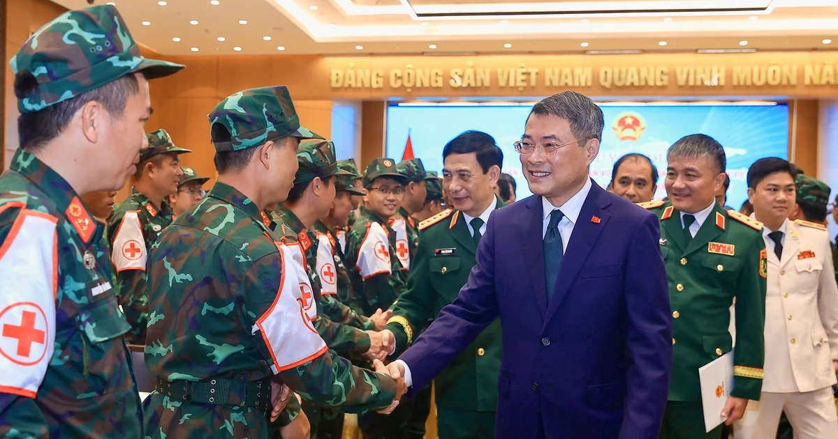 Thủ tướng: 'Giữa nỗi đau, Việt Nam mang đến nghĩa tình'