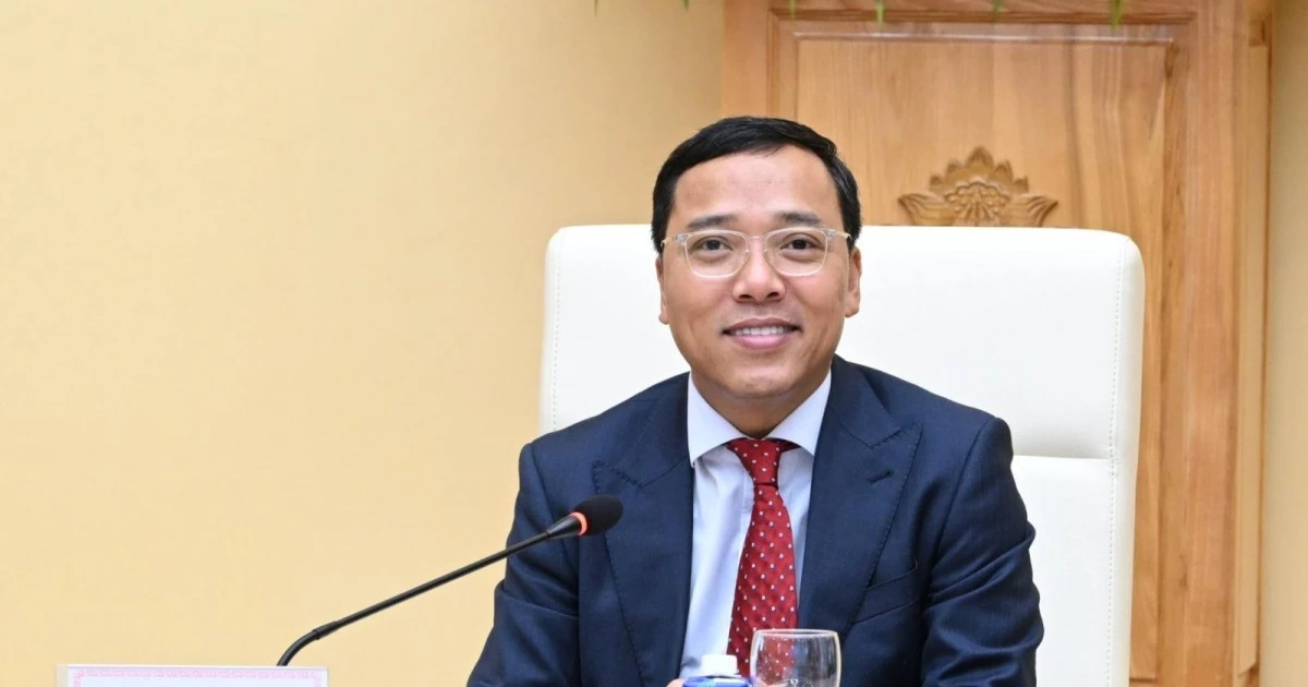 Thủ tướng điều động, bổ nhiệm, phê chuẩn nhân sự